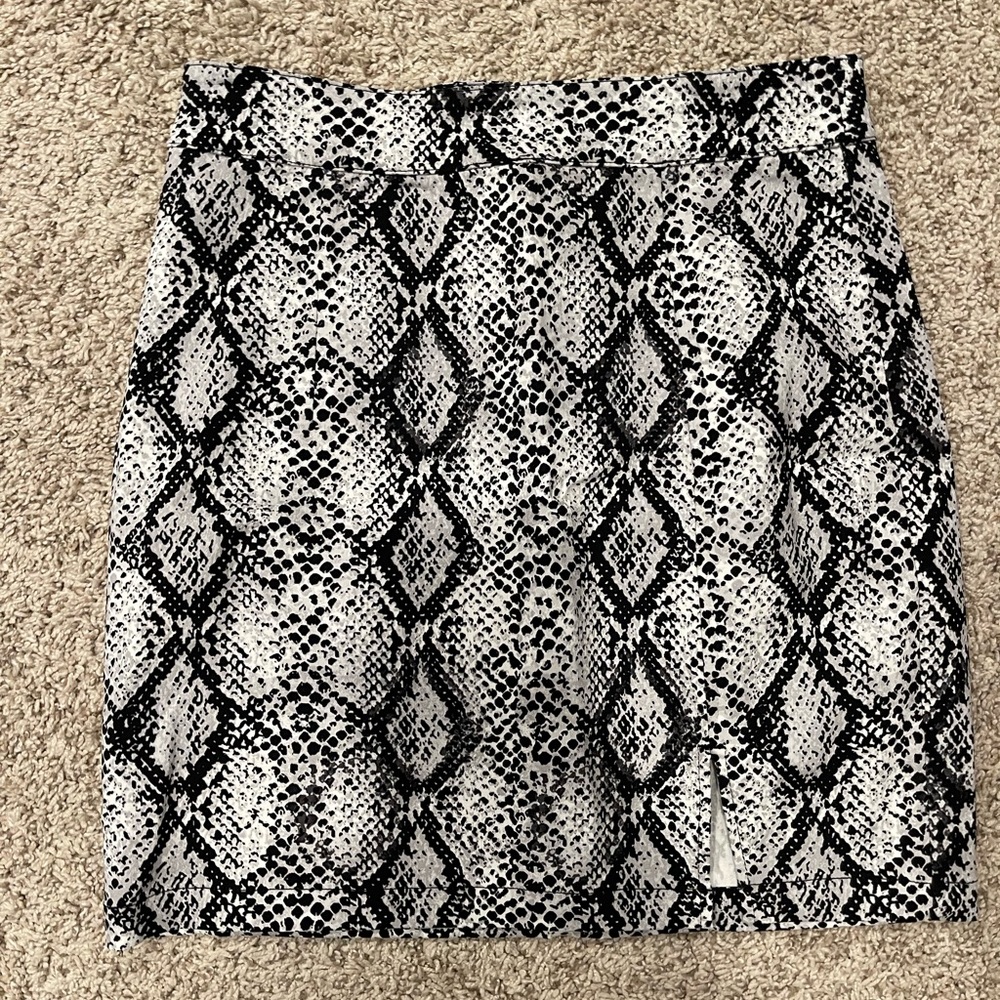 Garage sneak skirt size xs